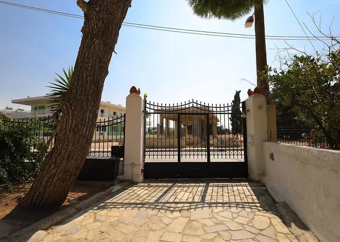 My Greek Oasis Λουτράκι